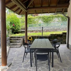 La casa di Ernesto, hotel a Carlazzo