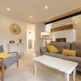 Maison avec jacuzzi privatif classée 4 étoiles، فندق في Évran