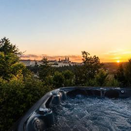 MadárFészek apartment nature and tranquility in the city، فندق في فيسبرم