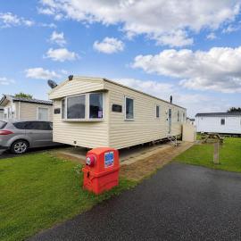 Superb 8 Berth Caravan, Close To Amenities At Caister Beach Ref 30073F