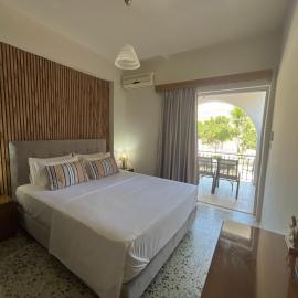 Nikos Studios Apts & Suites