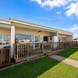 Chalet For Hire At Rainbows End Near A Beautiful Norfolk Beach Ref 31039R, hotel v destinácii Bacton