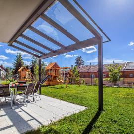 KORZO LIPNO C, hotel di Lipno nad Vltavou