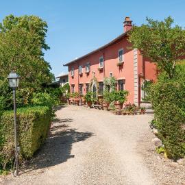Villa Il Rossignolo con Piscina, hotelli kohteessa Grassina