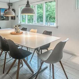 2 Bedroom Awesome Home In Hasle, hotel en Hasle