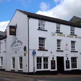The Kings Arms Hotel, Lostwithiel, hotel sa Lostwithiel