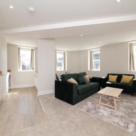 Modern 2-Bed Apartment in Hull City Centre
