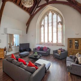 St Albans Church - 28165: Treherbert şehrinde bir otel