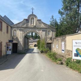 Entrammes में, होटल Hôtellerie Abbaye Port du Salut
