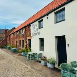 Town Farm Cottages Beadnell by Coast & Country Stays, hotel a Beadnell