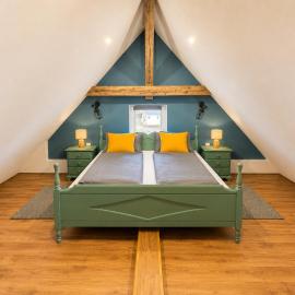 Bergauszeit Alte Post Ferienhaus im Allgäu mit Garten, Bach & Spielplatz, hotel v destinácii Nesselwang