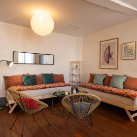 a charming little apartment, hotel u gradu Klini