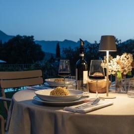 Residence MC Lago and Como - by MyHomeInComo, hotel Tremezzóban