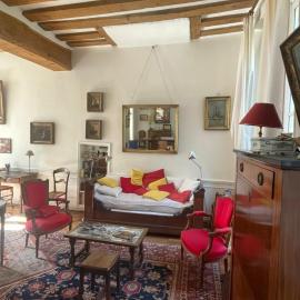 Appartement dans maison XVIII centre de Sèvres, Hotel in Sèvres