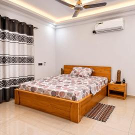Grand Studio Meublé à Lomé
