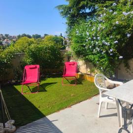 T2 Cosy avec Jardin Privé aux Portes de Cassis, hotell sihtkohas Carnoux