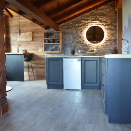 Il Nido dei Sogni Suite con idromassaggio e sauna، فندق في سانزينو