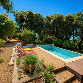 Standing Villa Day Piscine en Provence gardoise