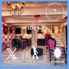 Caporizon-Lov'BNB-La seule Love House de Dordogne, готель у місті Biras
