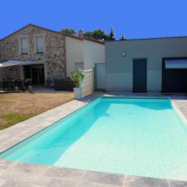 Gîte à SAINT ANDRE DE LA MARCHE proche du Puy du foù, hotel v destinácii Saint-André-de-la-Marche