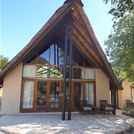 Twitcher's Nest, hotel i Matlhagame