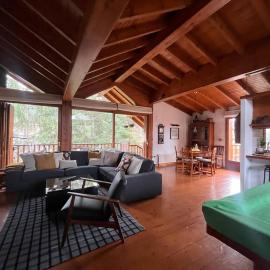 Urus में, होटल New listing! House with pool and garden, Urús