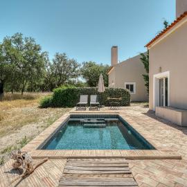 The Pink Stork Villa, hotel u gradu 'Alcácer do Sal'
