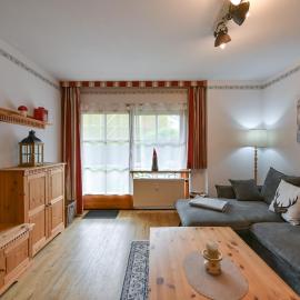 Haus Sonnenwinkel 2-Raum-Wohnung Bachstelze、オーバーマイゼルシュタインのホテル
