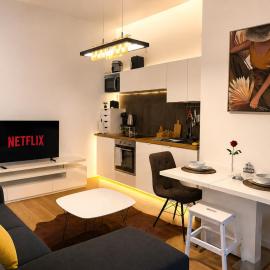 Luxury Balcony Apartment in Wiesbaden City Center, hotel in Wiesbaden