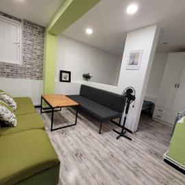 Дом 33 возле клиники Астхик, Hotel in Jerewan
