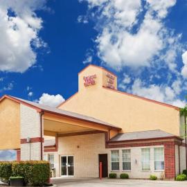 Garland Inn & Suites near Dallas TX, hotel v destinaci Garland