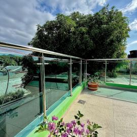 HOSTAL LA MARINA sm