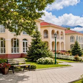 Коттедж Иссык Куль ,Аврора Плюс, hotel sa Bulan Sogottuu