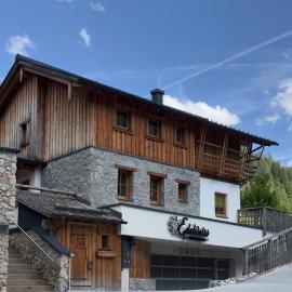 FIRSTpeak Chalets, hotel a Zauchensee