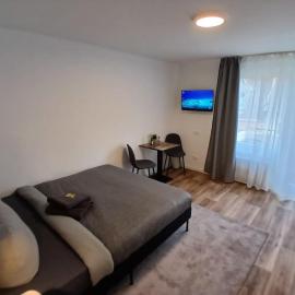 City Hub Room 23 - mit Balkon - Coffee for free -, hotel in Karlsruhe