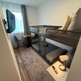 City Hub Room 27 - Coffee for free -, hotel in Karlsruhe