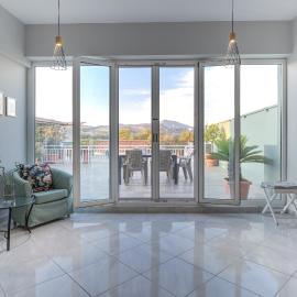 Central Guest House, hotel in Isthmia