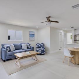 Gorgeous Residence on Sanibel East End Canal