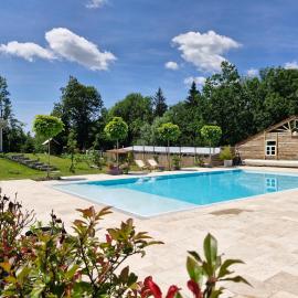 Seventh Heaven Village Glamping, Hotel in Rogašovci