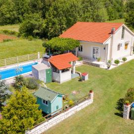 Villa with pool near Split