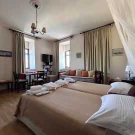 Archontiko Tsikari, hotel a Város