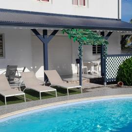 Hébergement T3 COSY WOUSIRE, hotel in Les Abymes