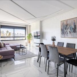Sunny 2BR Apt, Pool, Balcony, AC & Lift - No Visitors