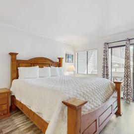 Your next big mountain escape awaits at this Lakeland Village deluxe studio, viešbutis Pietų Tahou ežere