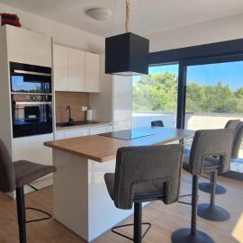 Villa mit Pool Ilija, hotel en Vir