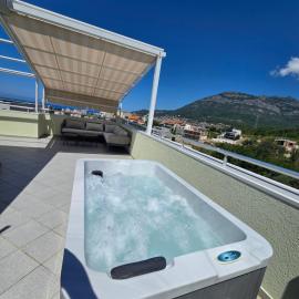 Villa with 4 bedrooms, jacuzzi and panoramic view of city and sea