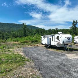 Ouachita Outpost RV Park, viešbutis mieste Hodgen