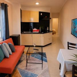 Modern 2BR Apartment at Dolfijn Studios with AC & Fast WiFi l Great location near center