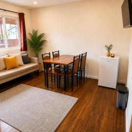 Bright Boutique 2 Bedroom Apartment Studio 13 - Fast WiFi - AC in North Paramaribo