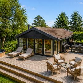Gorgeous Home In Hadsund With Wifi، فندق في Hadsund